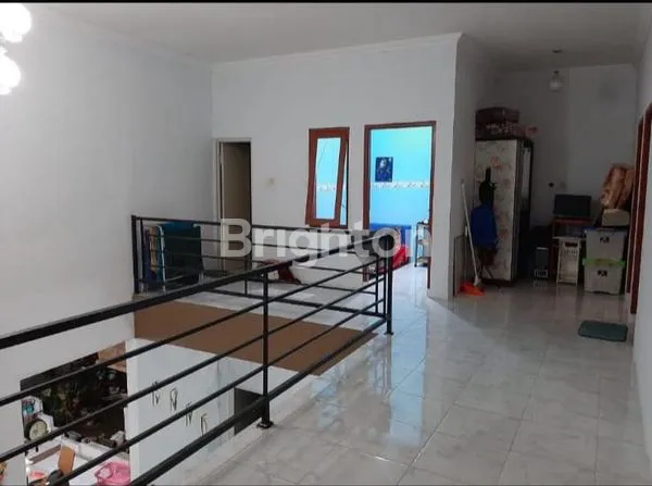 image RUMAH DUA LANTAI SIAP HUNI NYAMAN DAN STRATEGIS DIDEPOK DUA TENGAH (4)
