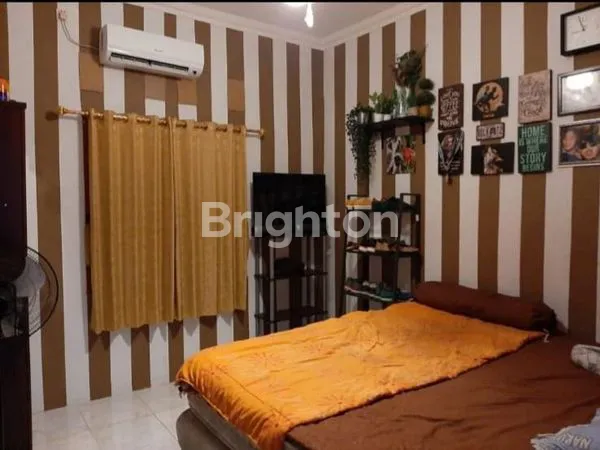 image RUMAH DUA LANTAI SIAP HUNI NYAMAN DAN STRATEGIS DIDEPOK DUA TENGAH (3)