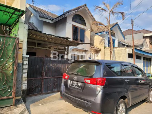 image RUMAH DI DEKAT THE PARK MALL SOLO BARU (1)