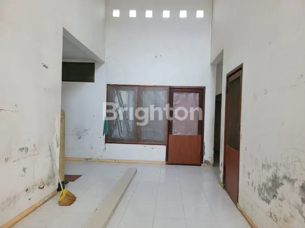 image RUMAH DI DEKAT THE PARK MALL SOLO BARU (4)