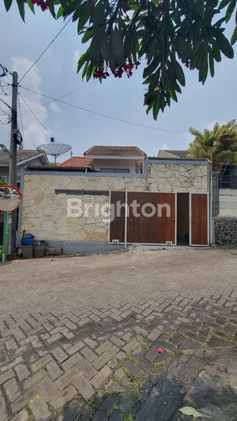image RUMAH TERAWAT  1 LT FULL RENOVASI SELANGKAH KE ALUN ALUN KOTA BATU (2)