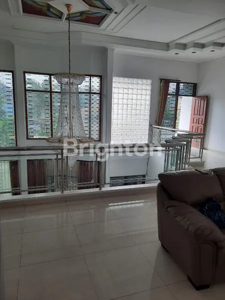 image RUMAH 2 LANTAI SIAP HUNI HOOK DHARMAHUSADA INDAH DEKAT GALAXY MALL KERTAJAYA PAKUWON CITY UNAIR SUTOREJO (3)