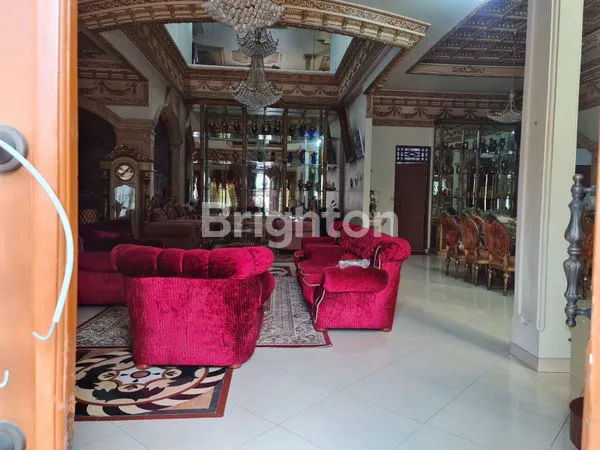 image RUMAH MEWAH 2 LANTAI SIAP HUNI DI KAYU PUTIH PULO GADUNG JAKARTA TIMUR (1)