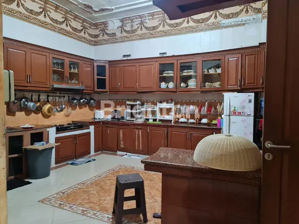 image RUMAH MEWAH 2 LANTAI SIAP HUNI DI KAYU PUTIH PULO GADUNG JAKARTA TIMUR (2)