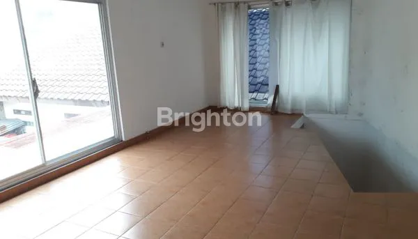 image JUAL RUMAH TINGGAL NGANTONG TENGAH KOTA, JARANG ADA (3)