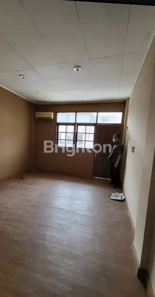 image RUKO 3.5 LANTAI SIAP PAKAI DI DURI KOSAMBI CENGKARENG (1)