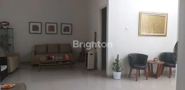 image RUMAH CANTIK DEKAT ELPICO DENGAN ROOFTOP (3)