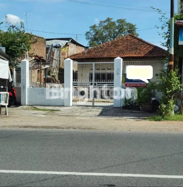 image SOLO TENGAH KOTA RADJIMAN DEPAN PASAR MODERN JONGKE (1)