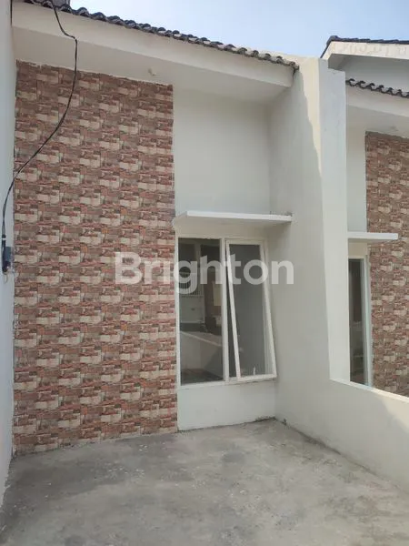 image BELI RUMAH YANG READY DAN HARGA TERJANGKAU DI ALANA HILLS DRIYOREJO GRESIK (3)