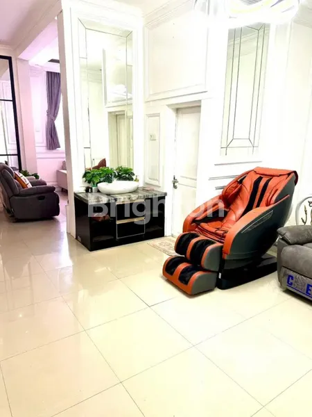 image  RUMAH KETINTANG FULL FURNISHED, BERSIH TERAWAT SIAP HUNI (5)