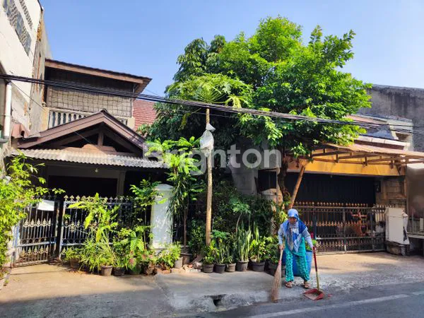 image RUMAH 2 LANTAI BISA UNTUK USAHA KEMAYORAN JAKARTA PUSAT (1)