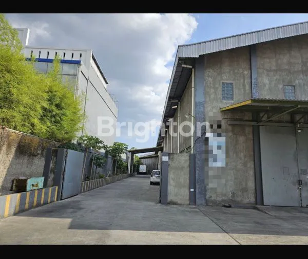 image GUDANG ISTIMEWA SIAP PAKAI!! MINIM RENOV!! AKSES SANGAT GAMPANG!! ZONA MERAH!! SUPER LANGKA!! (2)