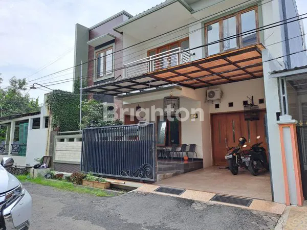 image RUMAH MEWAH 2 LANTAI DI SUPRIYADI (4)