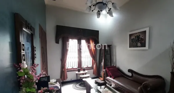 image RUMAH MEWAH 2 LANTAI DI SUPRIYADI (6)