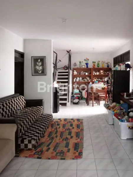 image RUMAH MEWAH 2 LANTAI DI SUPRIYADI (8)