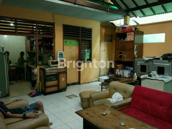 image RUMAH LUAS STRATEGIS AKSES TOLL JORR DI JATI PADANG KAWASAN PASAR MINGGU JAKARTA SELATAN. (4)