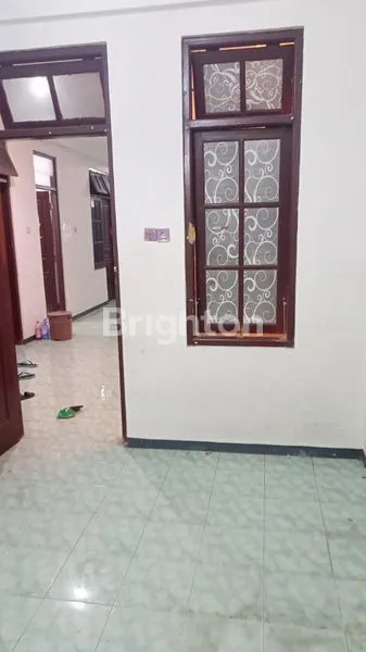 image DIJUAL RUMAH KOST 10 KAMAR TIDUR DI YOGYA SELATAN, JALAN KAKI HANYA 2 MENIT KE GERBANG UNIVERSITAS COKROAMINOTO (3)