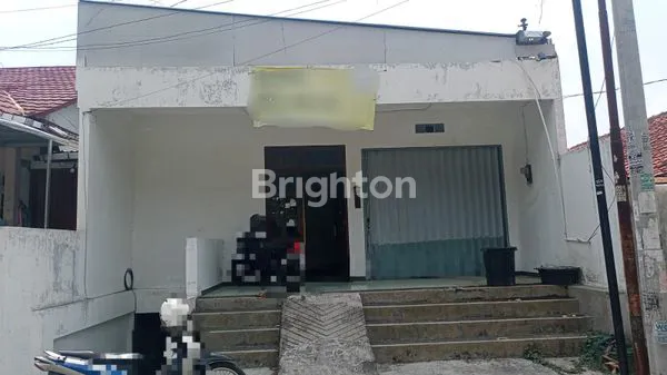 DIJUAL RUMAH KOST 10 KAMAR TIDUR DI YOGYA SELATAN, JALAN KAKI HANYA 2 MENIT KE GERBANG UNIVERSITAS COKROAMINOTO