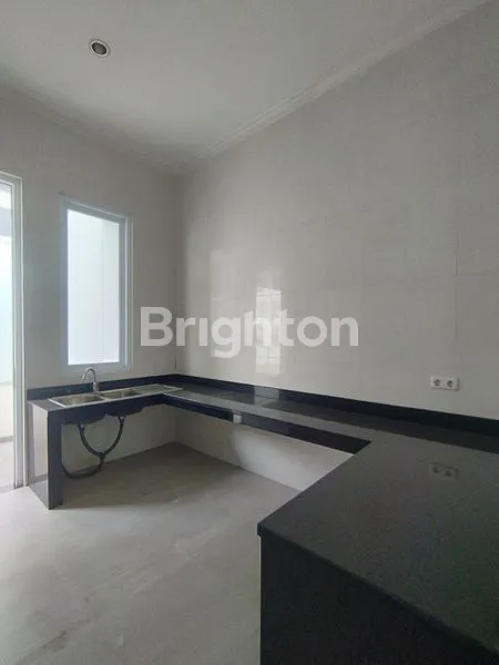 image RUMAH BARU MEWAH MINIMALIS DI SATELIT INDAH (5)