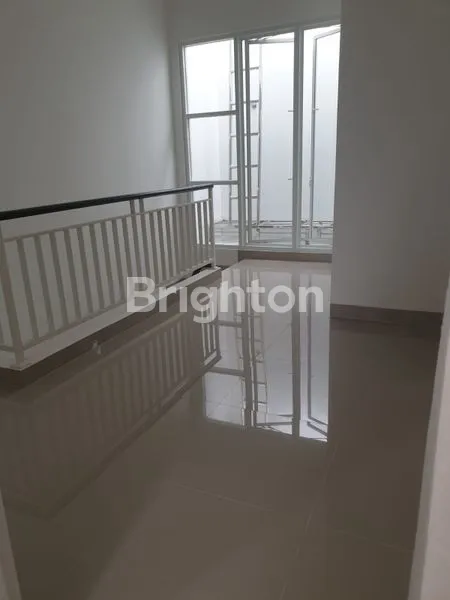 image RUMAH 2 LANTAI DISEWAKAN DI  JL. PRAMUKA (4)