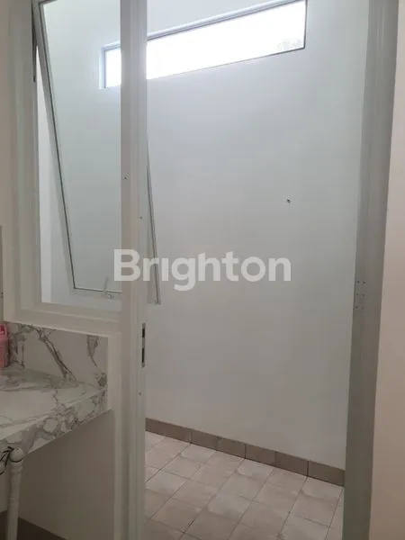 image RUMAH 2 LANTAI DISEWAKAN DI  JL. PRAMUKA (6)