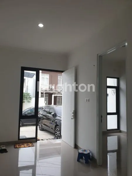 RUMAH 2 LANTAI DISEWAKAN DI  JL. PRAMUKA