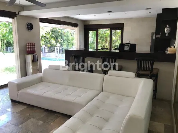 image VILLA 2 LANTAI ONE GATE SYSTEM PECATU MURAH HARGA DI BAWAH PASARAN (1)