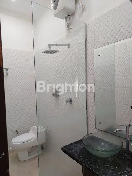 image RUMAH MEWAH RASA HARGA KAKI LIMA (4)