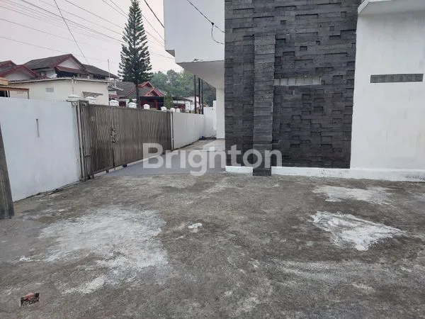 image RUMAH MEWAH RASA HARGA KAKI LIMA (6)