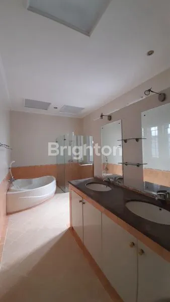 image TURUN HARGA SEWA - RUMAH MEWAH DI JL. PURI MUTIARA (4)