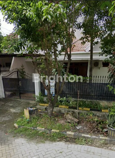 RUMAH ASRI LUAS TERAWAT DI DUKUH KUPANG TIMUR SURABAYA BARAT