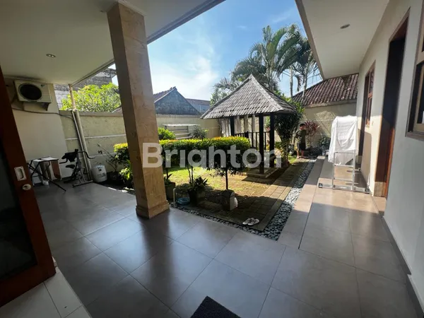 image RUMAH 2 LANTAI DI SESETAN, DENPASAR  SELATAN (4)