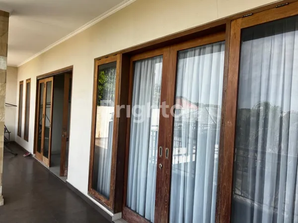 image RUMAH 2 LANTAI DI SESETAN, DENPASAR  SELATAN (6)