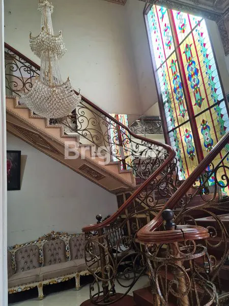 image RUMAH MEWAH 2 LANTAI SIAP HUNI DI KAYU PUTIH PULO GADUNG JAKARTA TIMUR (7)