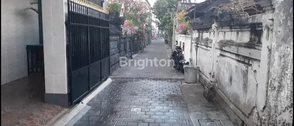 image RUMAH MEWAH BERTINGKAT DI JALAN SULI DENPASAR (5)