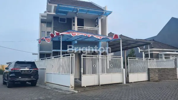 RUMAH CANTIK DI KOTA WISATA BATU