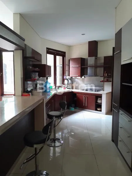 image RUMAH RAPIH BERSIH SEMIFURNISH SIAP HUNI KOTABARU PARAHYANGAN (5)