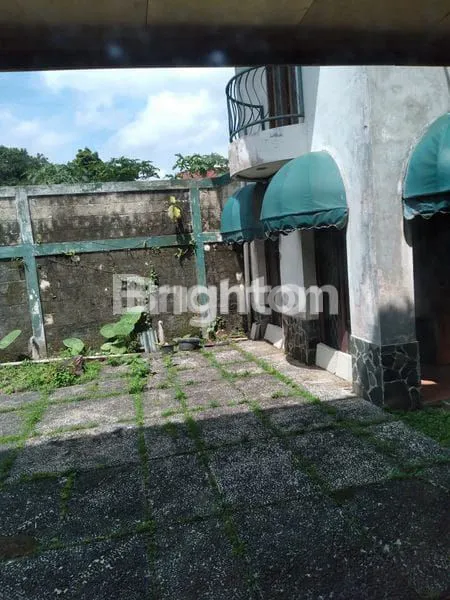 image RUMAH DI HOOK HALAMAN LUAS LOKASI STRATEGIS DI TENGAH KOTA BOGOR (6)