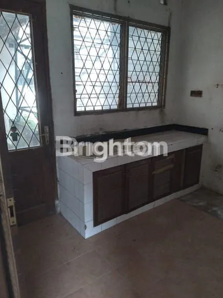 image RUMAH DI HOOK HALAMAN LUAS LOKASI STRATEGIS DI TENGAH KOTA BOGOR (7)