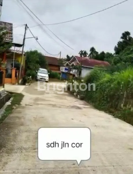 image DI JUAL RUMAH 2 LANTAI. HARGA SANGAT TERJANGKAU. DENGAN KUALITAS BAHAN YANG SANGAT BAIK. DI MINATI OLEH BANYAK ORANG. JALANAN SUDAH DI COR. (4)