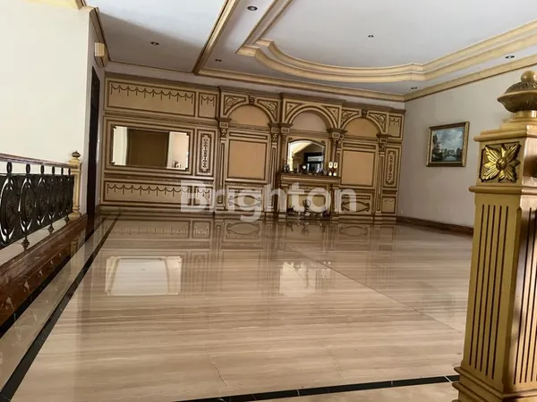 image RUMAH DI KOMPLEK ELIT AREA WIYUNG DENGAN CLUSTER TERNYAMAN DEKAT PAKUWON MALL (6)