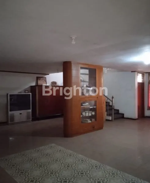 image DIJUAL CEPAT RUMAH LAMA STANDART.. HARGA TURUN 1 MAN ..!!! RAYA DUKUH KUPANG...NOL JALAN RAYA (1)