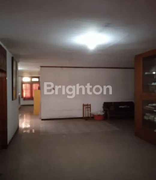 image DIJUAL CEPAT RUMAH LAMA STANDART.. HARGA TURUN 1 MAN ..!!! RAYA DUKUH KUPANG...NOL JALAN RAYA (2)