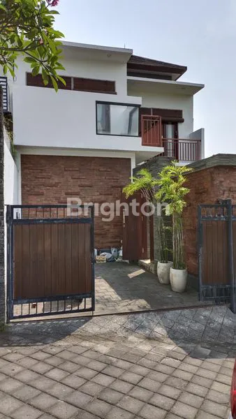 VILLA 3 BEDROOM MEWAH DI PEDESAAN