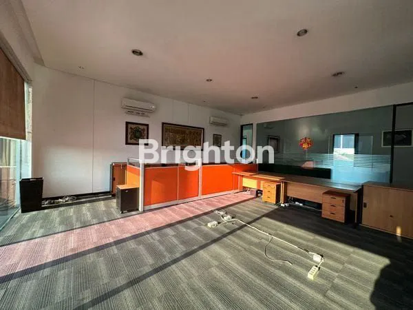 image RUMAH PLUIT 4 LANTAI BESAR MEWAH DAN HOEK SIAP HUNI (7)