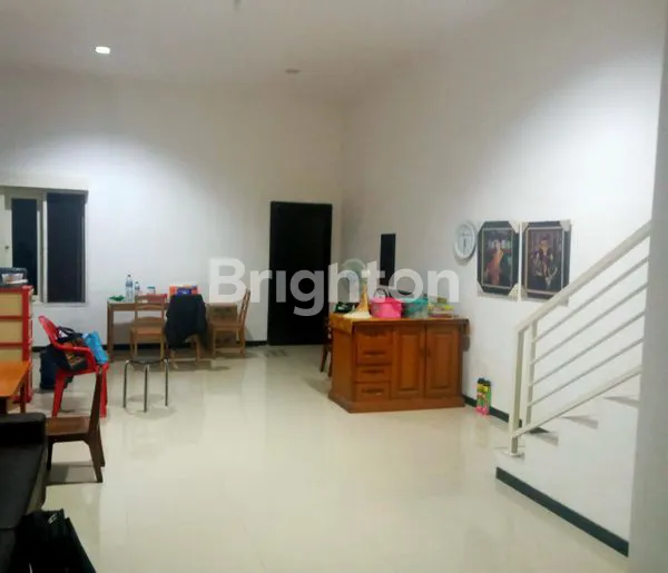 image RUMAH SUTOREJO LOKASI STRATEGIS DEKAT GALAXY MALL (2)