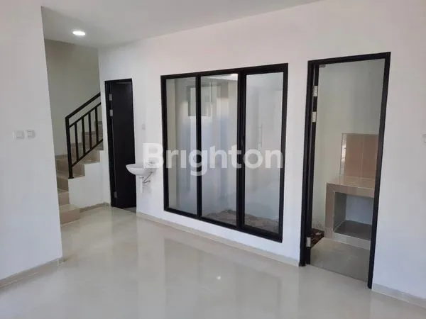 image RUMAH BARU 2 LT DI EASTERN PARK SURABAYA DEKAT ITS, UNIV HANG TUAH (2)