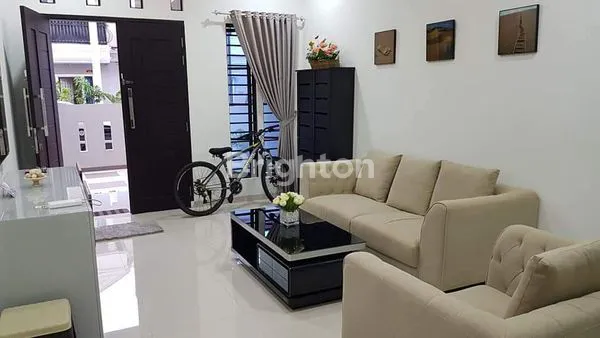 image RUMAH CANTIK 2 LANTAI DI BATAM CENTER (5)