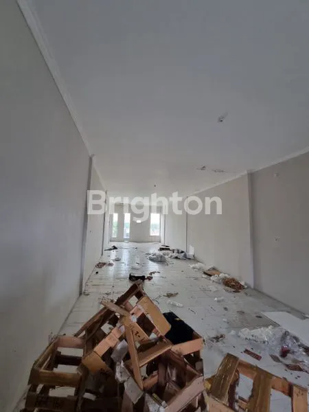 image RUKO 4 LANTAI COCOK UNTUK KANTOR PINGGIR JALAN BESAR (5)