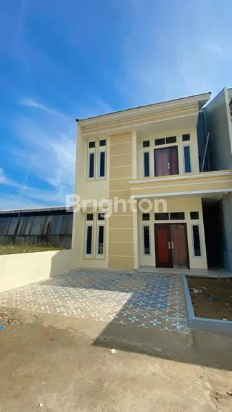image RUMAH BARU 2 LANTAI MODEL TOWNHOUSE DEKAT OPI MALL AREA OPI JAKABARING (2)